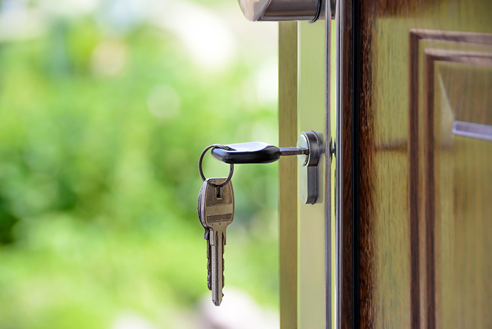 A2B Locks are able to provide local locksmiths in Roehampton to repair your broken locks. 